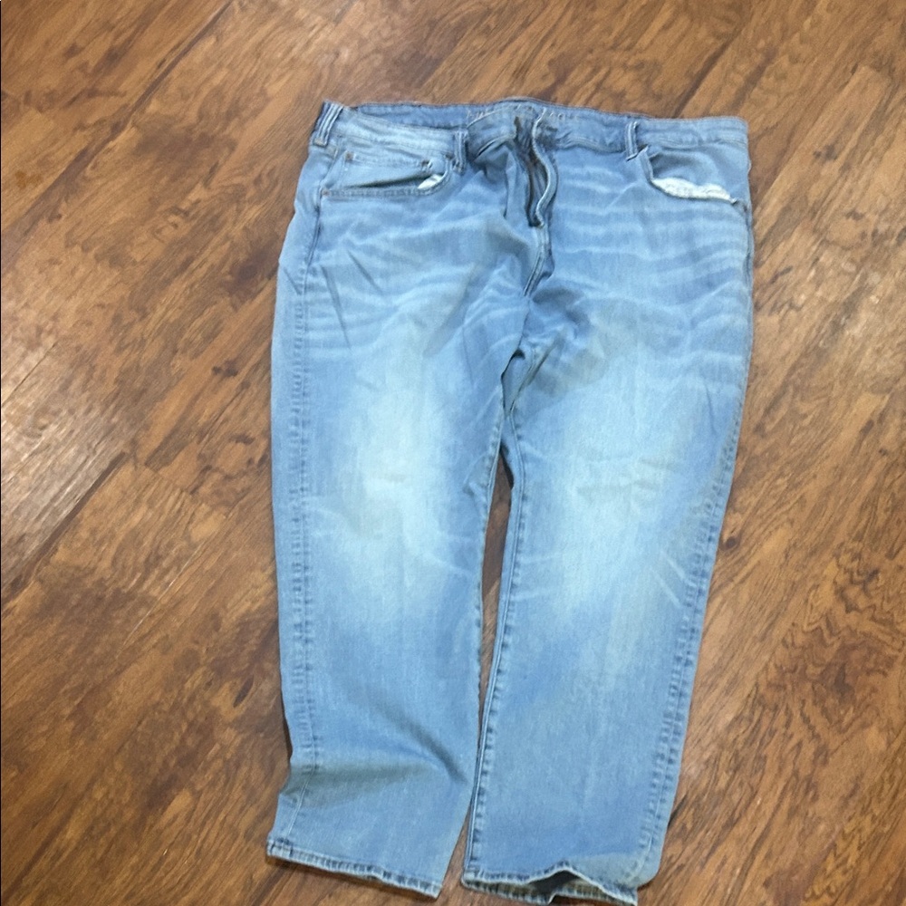 American Eagle Outfitters Men's Relaxed Light Blue Jeans